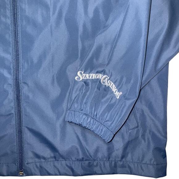 Station Casinos Jacket Mens Large Navy Blue Full Zip Windbreaker Reflective Logo - Picture 1 of 7